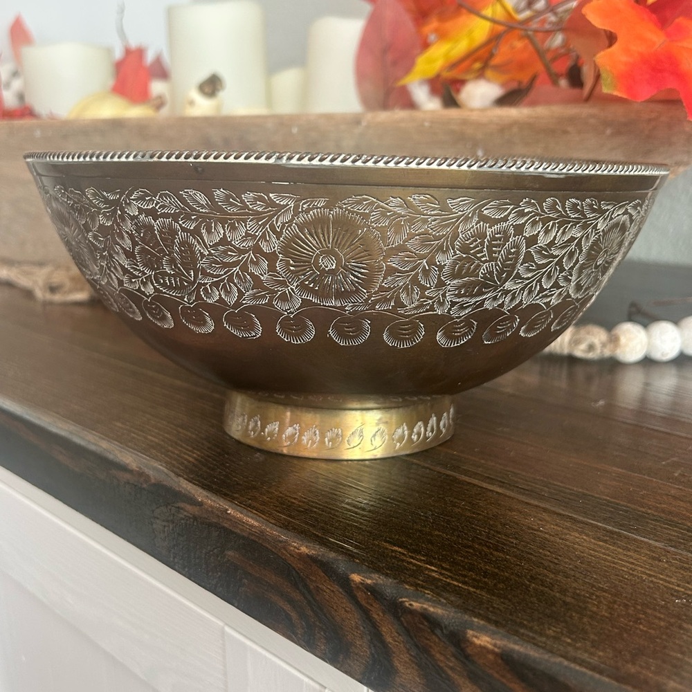 Vintage Indian Etched Brass Decorative Bowl Bottom Stamped India 1 of 30. - Picture 2 of 7